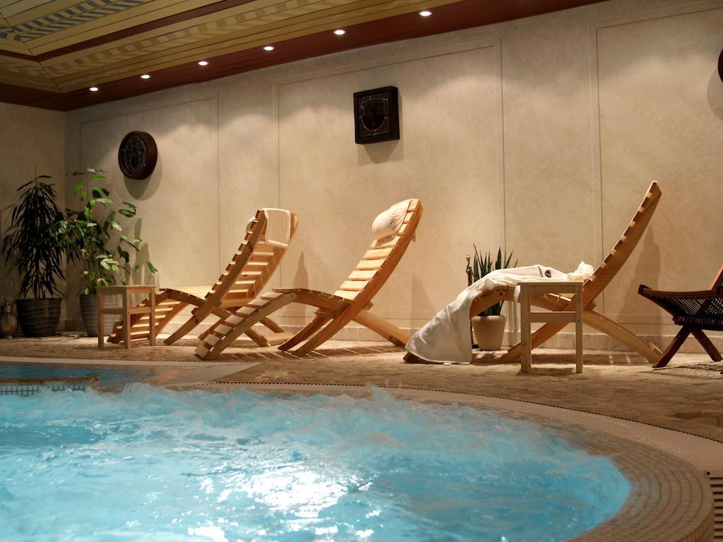 Hotel & Restaurant Gut Hungenbach Kürten Екстериор снимка